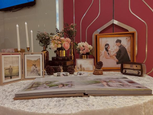晶宴會館府中館丰劇場婚禮佈置-煦色韶光主題背板