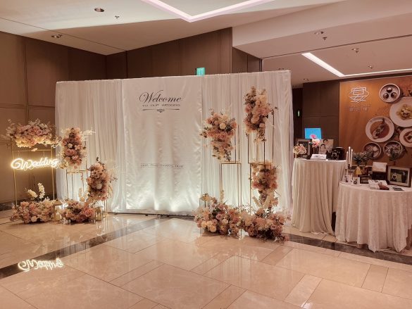 台北萬豪四季廳婚佈-煦色韶光背板與Wedding霓虹燈